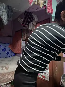 Snapshot of Sexyslimguyy chatting on 12.05.24 Sexyslimguyy online show from 12.05.24