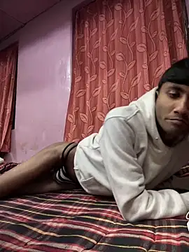 Snapshot of Sexyslimguyy chatting on 01.02.25 Sexyslimguyy online show from 01.02.25