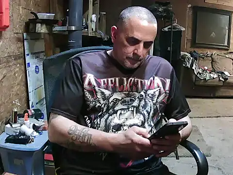 Snapshot of hardcok4u2abuse40 chatting on 02.15.26 hardcok4u2abuse40 online show from 02.15.26