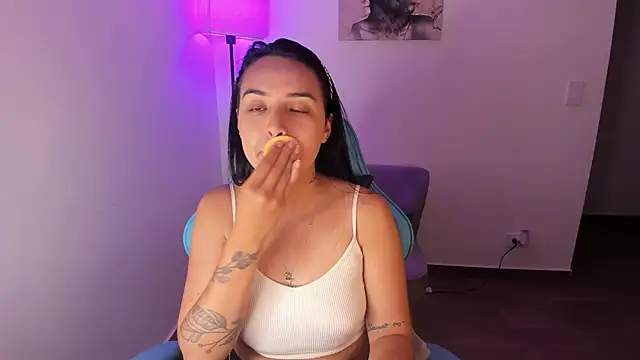 Miss Nicole online show from 04.04.26