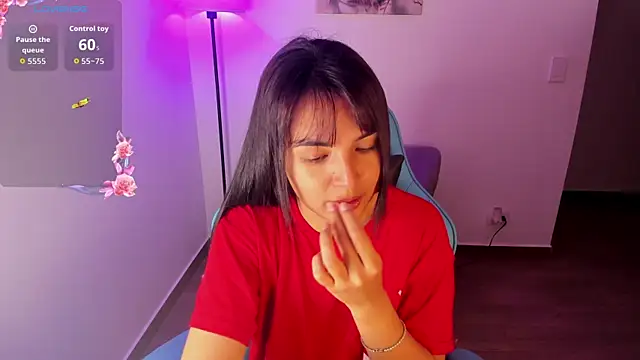 Snapshot of Miss_Nicole chatting on 05.17.26 Miss Nicole online show from 05.17.26