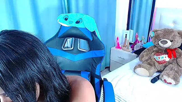 Snapshot of Jenng18 chatting on 03.07.25 Jenng18 online show from 03.07.25