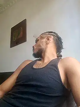 Snapshot of apolodiosgriego chatting on 10.10.25 apolodiosgriego online show from 10.10.25