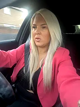 Bustyblondebabe32 online show from 10.21.25