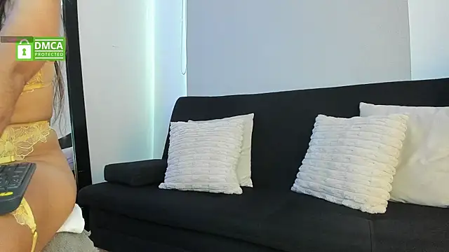 Snapshot of antonella_dom1 chatting on 04.21.26 antonella dom1 online show from 04.21.26