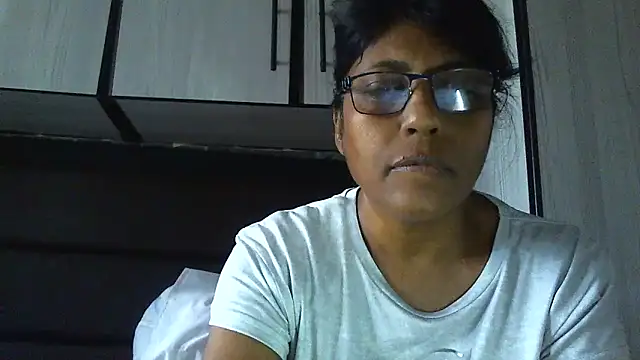 Snapshot of MsAttitude chatting on 12.04.24 MsAttitude online show from 12.04.24