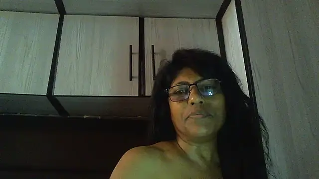 Snapshot of MsAttitude chatting on 01.03.25 MsAttitude online show from 01.03.25