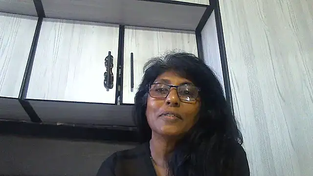 Snapshot of MsAttitude chatting on 02.17.25 MsAttitude online show from 02.17.25