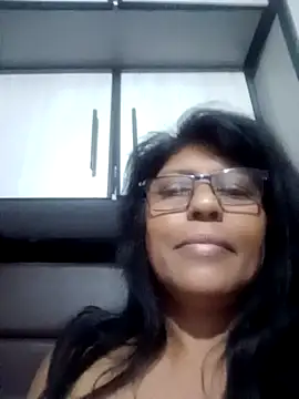 Snapshot of MsAttitude chatting on 03.11.25 MsAttitude online show from 03.11.25