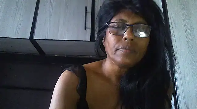 Snapshot of MsAttitude chatting on 03.13.25 MsAttitude online show from 03.13.25