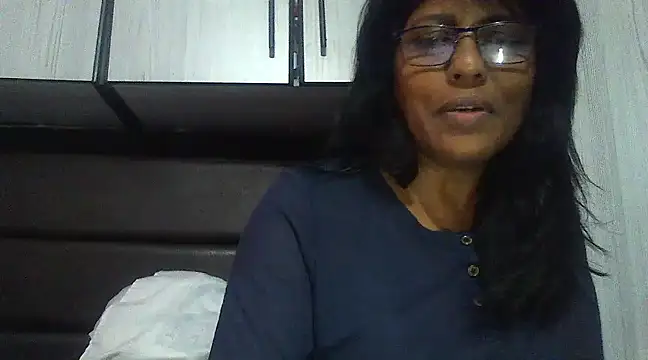 Snapshot of MsAttitude chatting on 03.15.25 MsAttitude online show from 03.15.25
