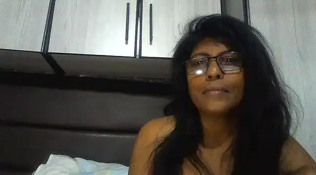 Snapshot of MsAttitude chatting on 03.17.25 MsAttitude online show from 03.17.25
