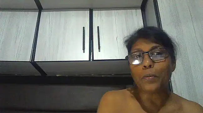 Snapshot of MsAttitude chatting on 03.19.25 MsAttitude online show from 03.19.25