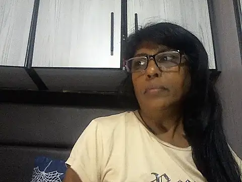 Snapshot of MsAttitude chatting on 10.13.25 MsAttitude online show from 10.13.25