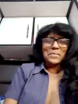 Snapshot of MsAttitude chatting on 07.19.26 MsAttitude online show from 07.19.26