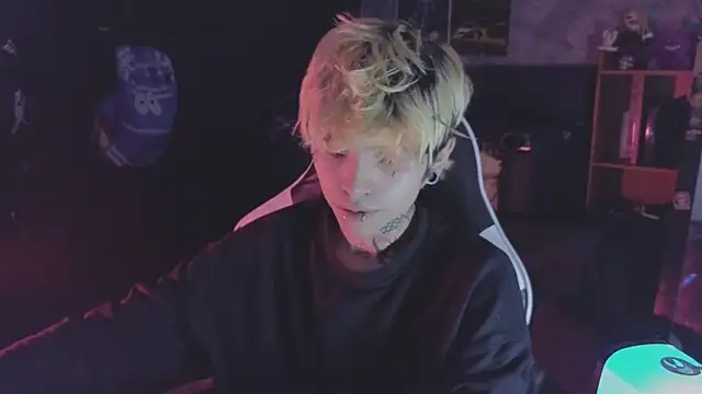 Snapshot of AcidMilo chatting on 05.16.26 AcidMilo online show from 05.16.26