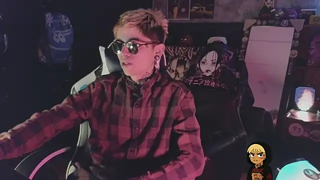 Snapshot of AcidMilo chatting on 06.18.26 AcidMilo online show from 06.18.26