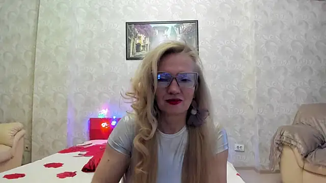 Snapshot of TrueFoxyyy chatting on 04.26.26 TrueFoxyyy online show from 04.26.26