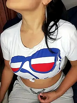 Snapshot of zhayra_rose chatting on 03.06.25 zhayra rose online show from 03.06.25