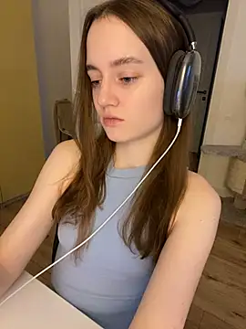 Snapshot of malyshhka chatting on 12.10.24 malyshhka online show from 12.10.24