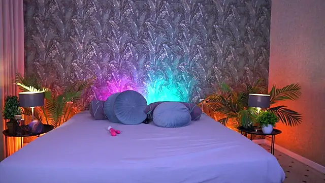 Snapshot of LittleeCutee chatting on 05.16.26 LittleeCutee online show from 05.16.26