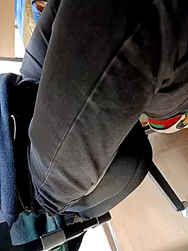 Snapshot of alex89north chatting on 03.19.25 alex89north online show from 03.19.25