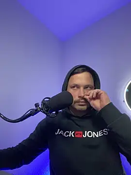 Snapshot of Jonkitzler1 chatting on 03.07.25 Jonkitzler1 online show from 03.07.25
