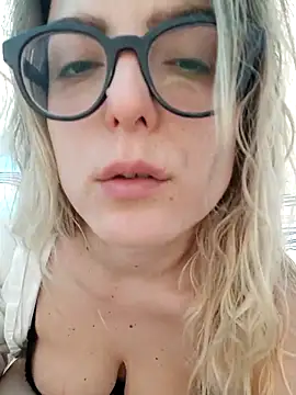 dolcehelena993 online show from 04.09.26