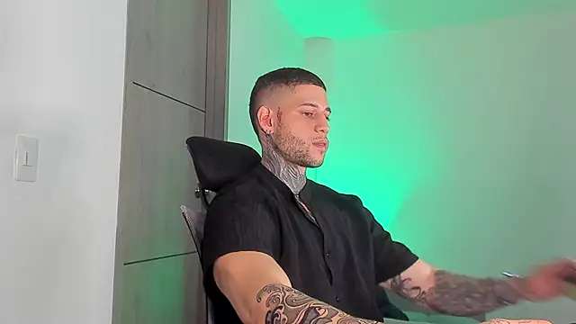  jamesleandros1 online show from 04.21.26