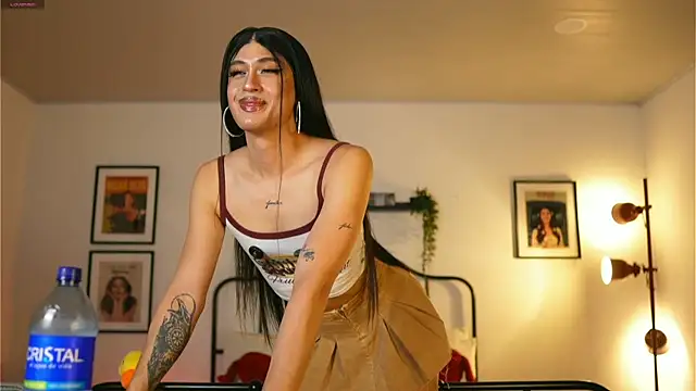 Snapshot of julesbennet chatting on 02.21.25 julesbennet online show from 02.21.25