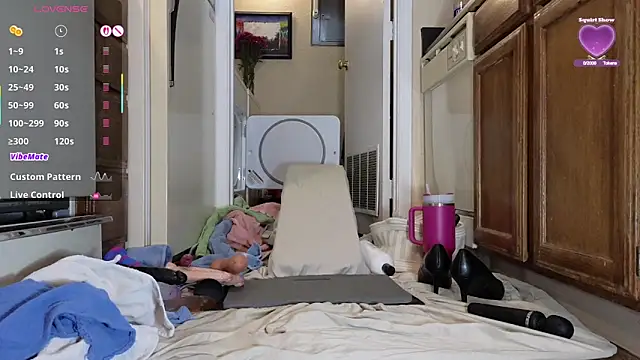 LoveSaraChristine online show from 04.17.26