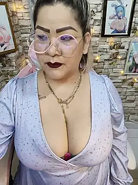 Snapshot of Dalessa_Bigtits chatting on 05.25.26 Dalessa Bigtits online show from 05.25.26