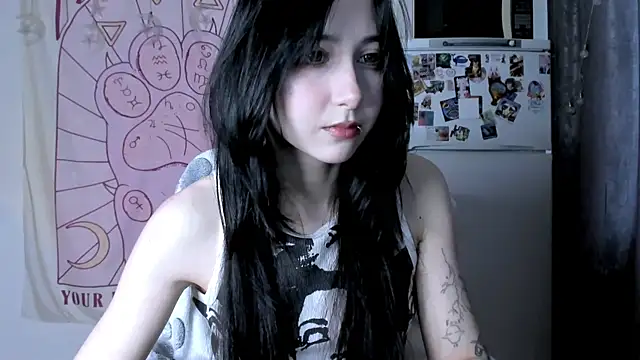 Snapshot of Holy420lolii chatting on 04.11.26 Holy420lolii online show from 04.11.26