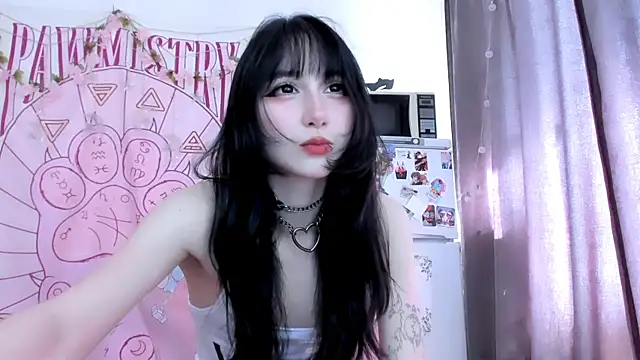Snapshot of Holy420lolii chatting on 06.19.26 Holy420lolii online show from 06.19.26