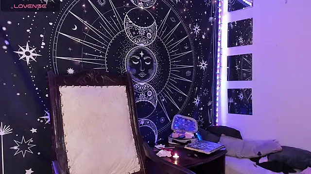 Eva Lee  online show from 10.04.25