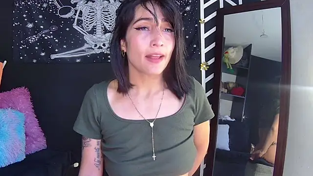 EvangelineCors online show from 02.26.25