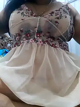 chubby wife online show from 03.10.25