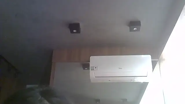 Skinny-Kitten online show from 04.12.26