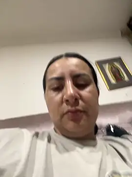 Abril Luv online show from 09.13.25