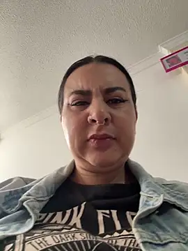 Abril Luv online show from 03.23.26