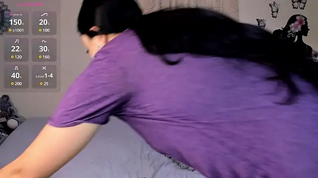 Juli Castillo8 online show from 01.29.25