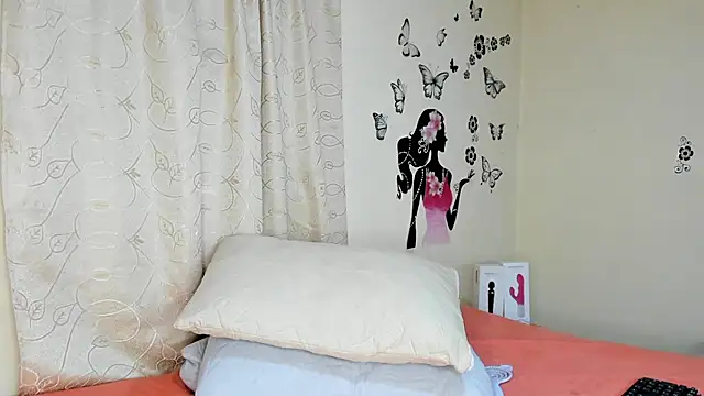 Juli Castillo8 online show from 03.09.25