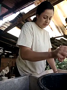 Juli Castillo8 online show from 09.11.25