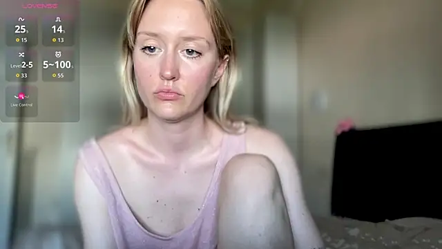 Snapshot of iilovetomatoes chatting on 09.20.25 iilovetomatoes online show from 09.20.25