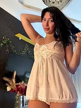 Snapshot of Tasty_Nora chatting on 09.25.25 Tasty Nora online show from 09.25.25