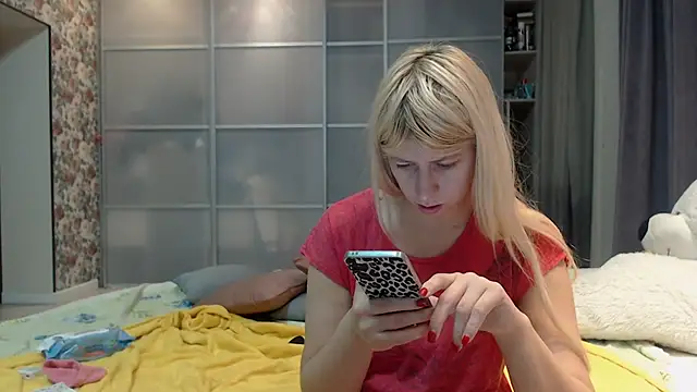 KyliePag online show from 12.15.25