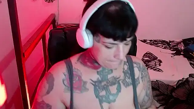 VampGirl1 online show from 12.27.24