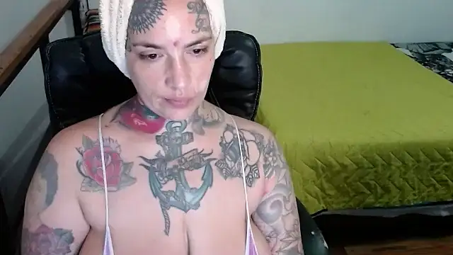 VampGirl1 online show from 01.16.25