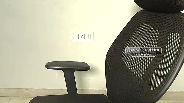 Queen Sakhi online show from 02.17.26