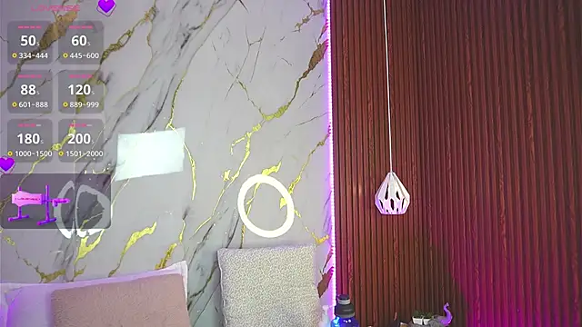 haylie  online show from 12.03.24